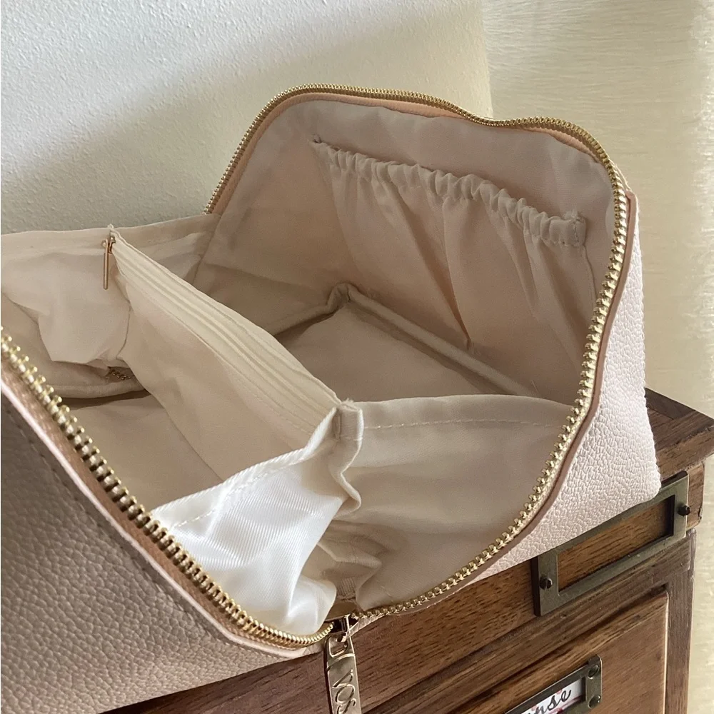 VOS High Capacity Makeup Bag, NWOT